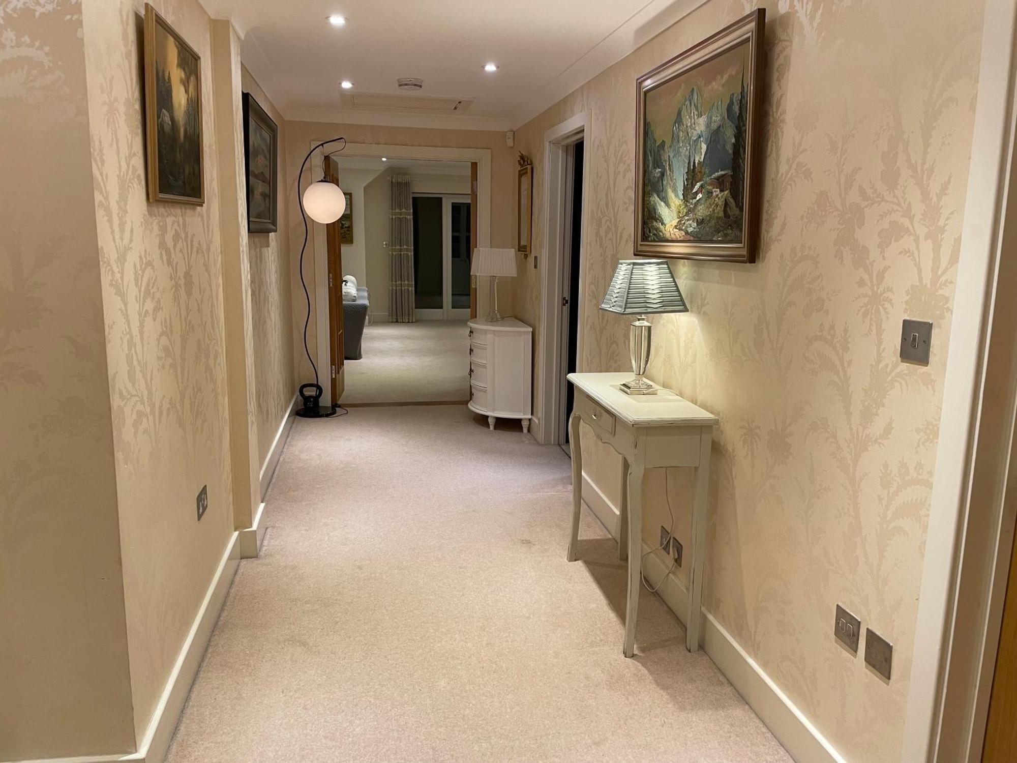 Top Floor En-Suite Double Bedrooms With Great View Of Windsor Castle & Free Parking Екстериор снимка