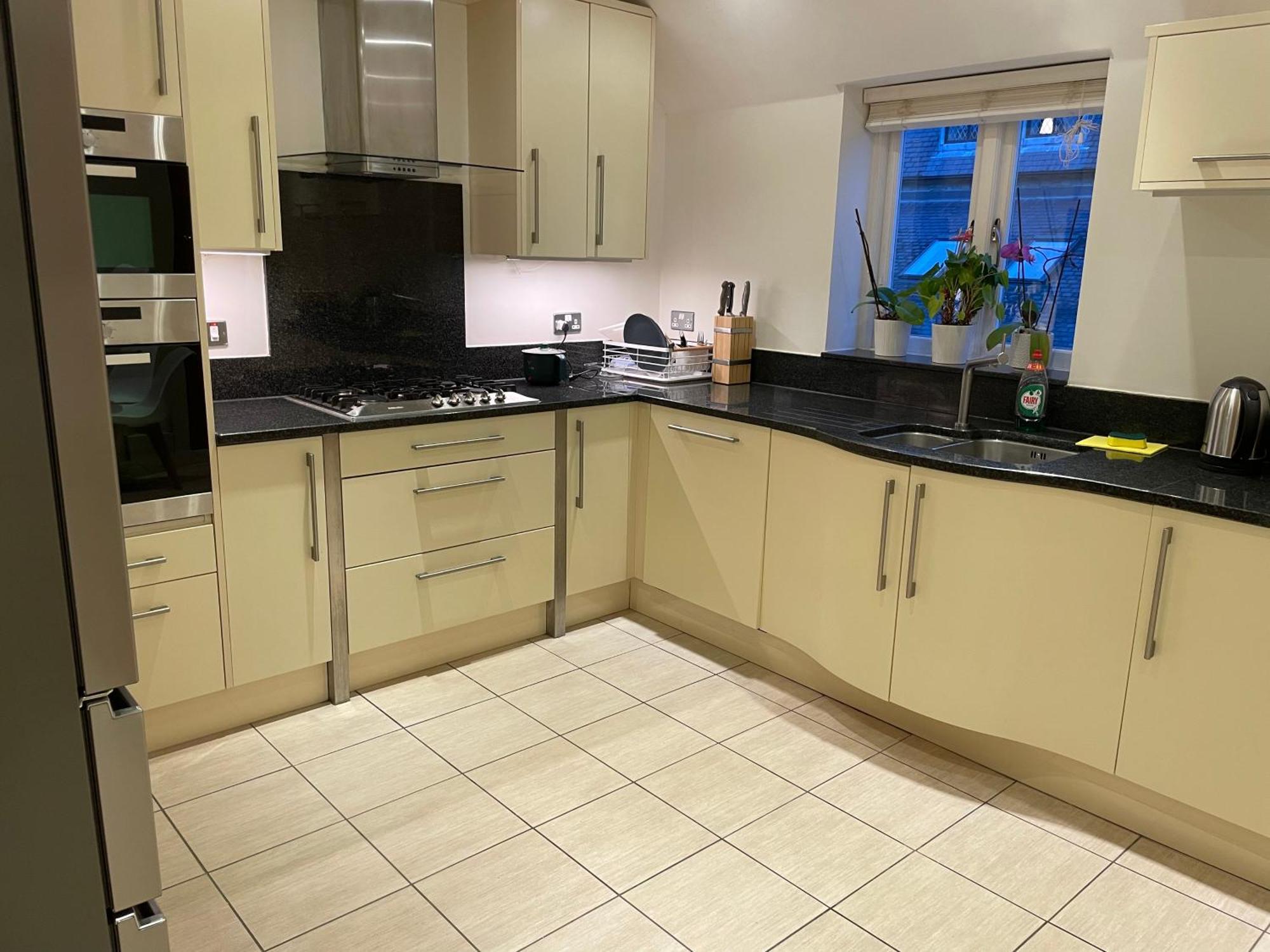 Top Floor En-Suite Double Bedrooms With Great View Of Windsor Castle & Free Parking Екстериор снимка