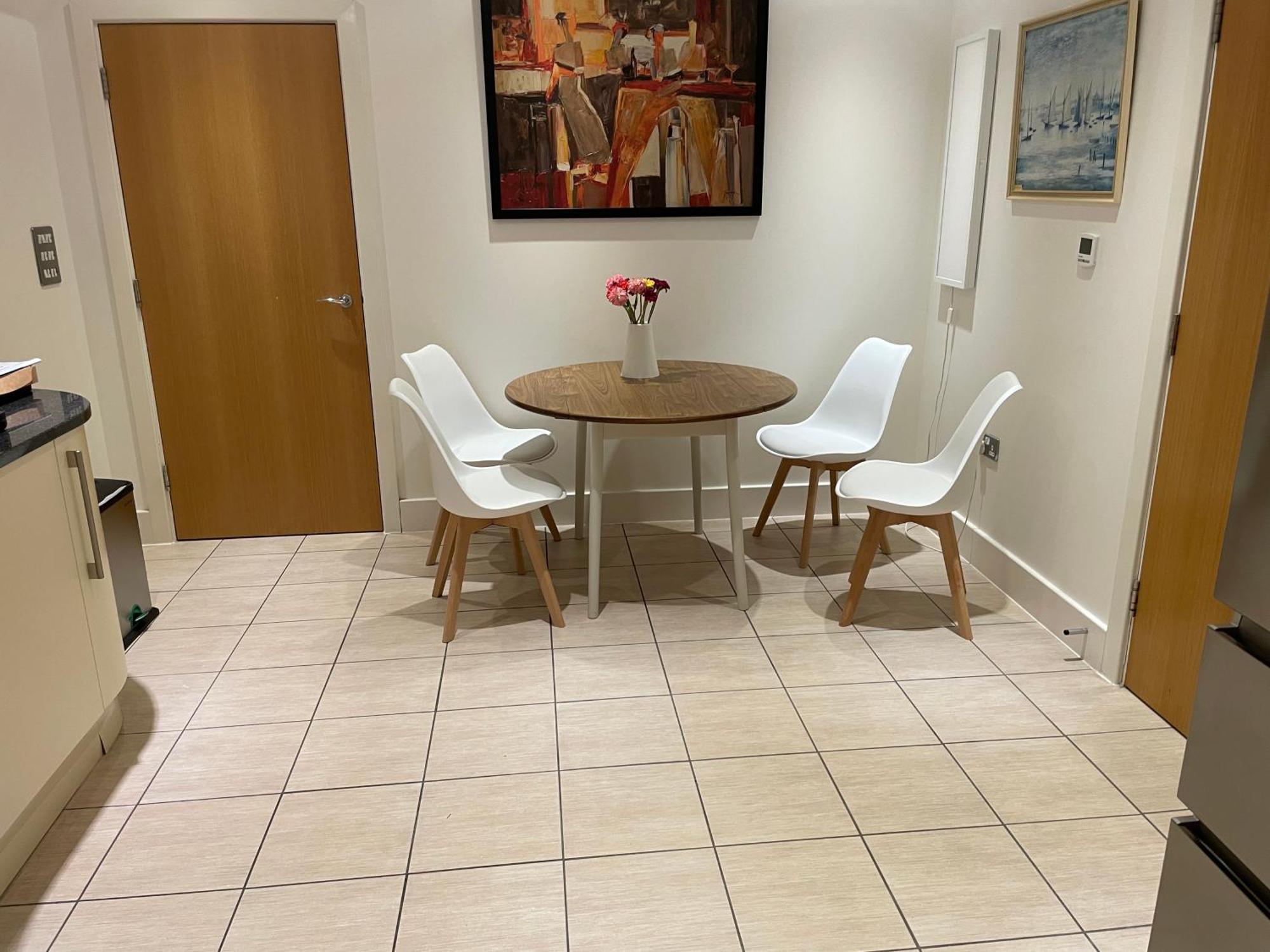 Top Floor En-Suite Double Bedrooms With Great View Of Windsor Castle & Free Parking Екстериор снимка