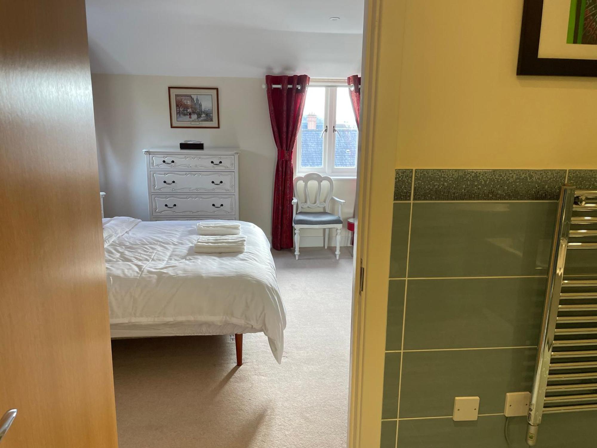 Top Floor En-Suite Double Bedrooms With Great View Of Windsor Castle & Free Parking Екстериор снимка