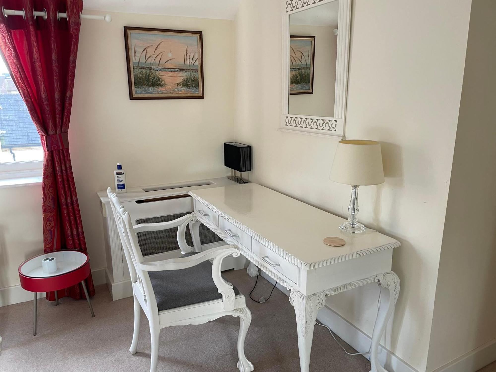 Top Floor En-Suite Double Bedrooms With Great View Of Windsor Castle & Free Parking Екстериор снимка