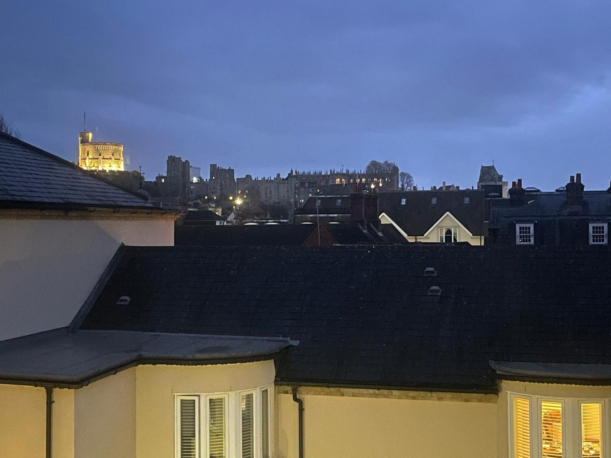 Top Floor En-Suite Double Bedrooms With Great View Of Windsor Castle & Free Parking Екстериор снимка