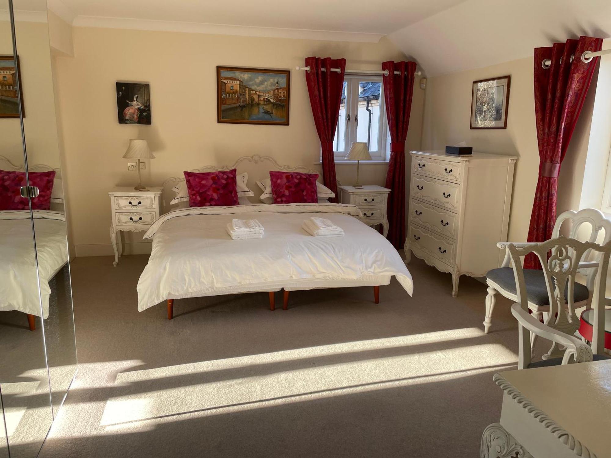 Top Floor En-Suite Double Bedrooms With Great View Of Windsor Castle & Free Parking Екстериор снимка