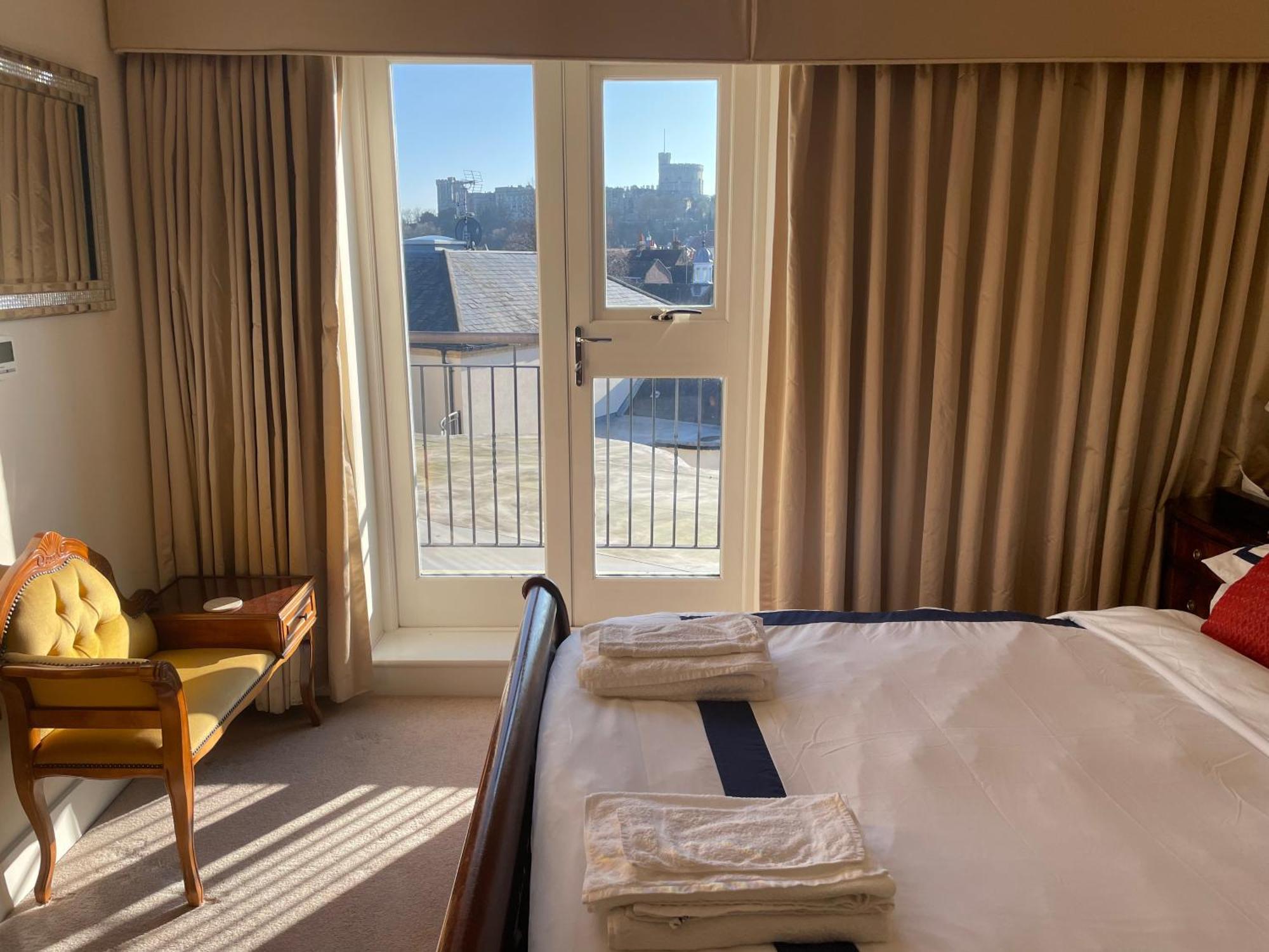 Top Floor En-Suite Double Bedrooms With Great View Of Windsor Castle & Free Parking Екстериор снимка