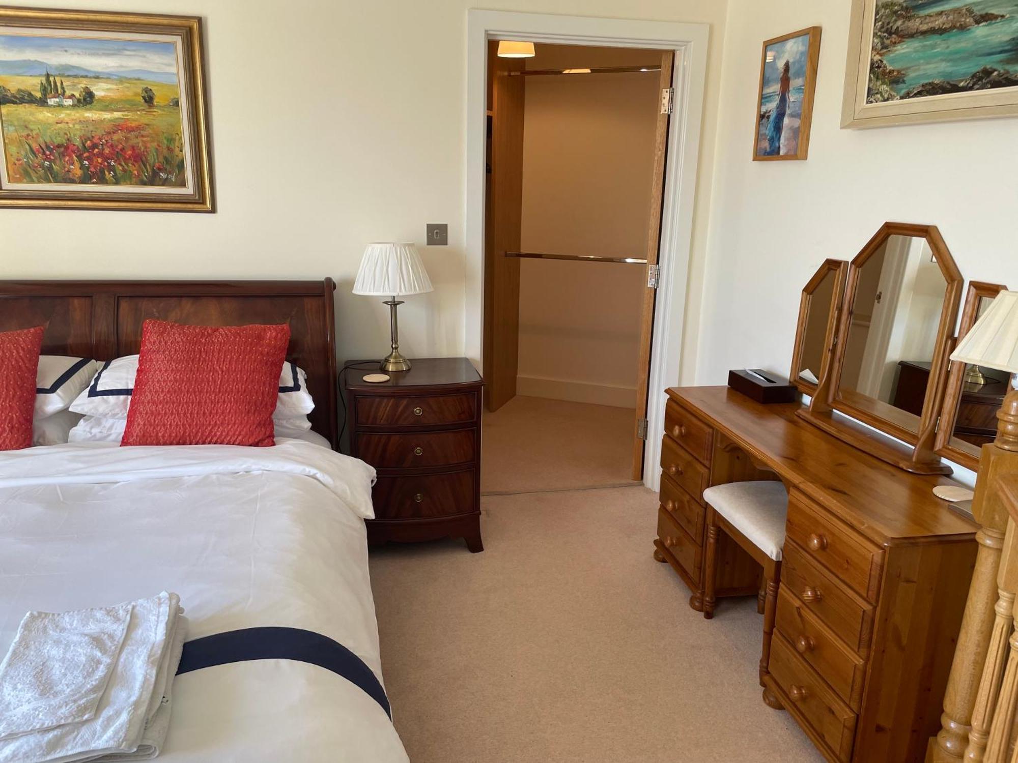 Top Floor En-Suite Double Bedrooms With Great View Of Windsor Castle & Free Parking Екстериор снимка