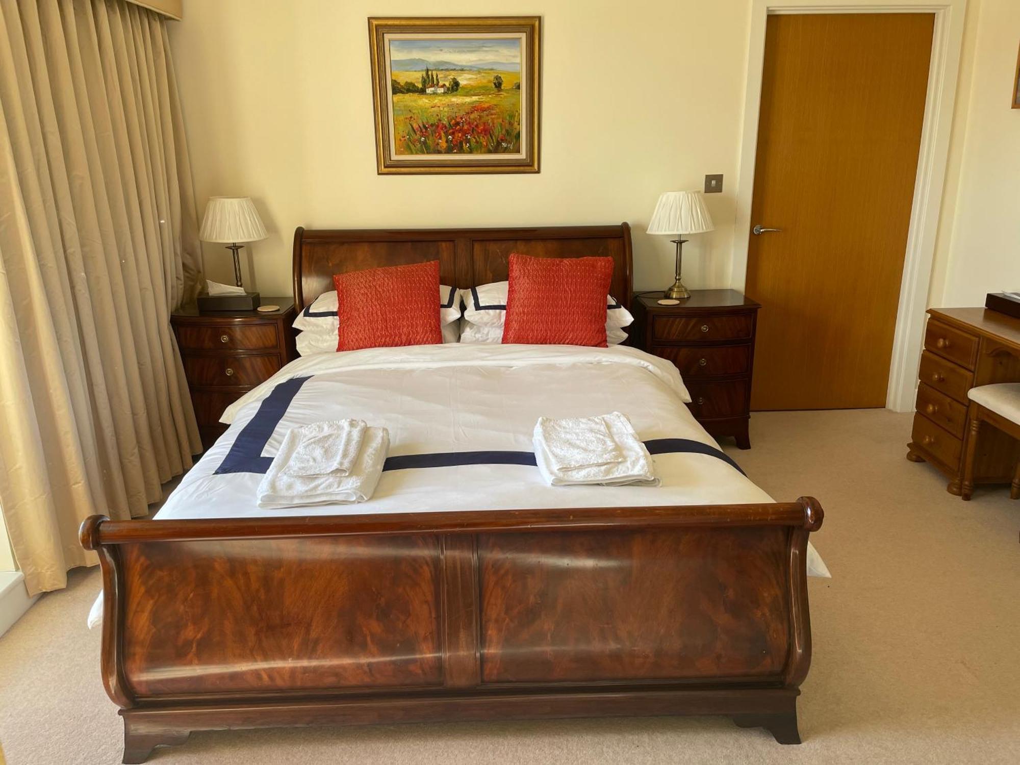 Top Floor En-Suite Double Bedrooms With Great View Of Windsor Castle & Free Parking Екстериор снимка