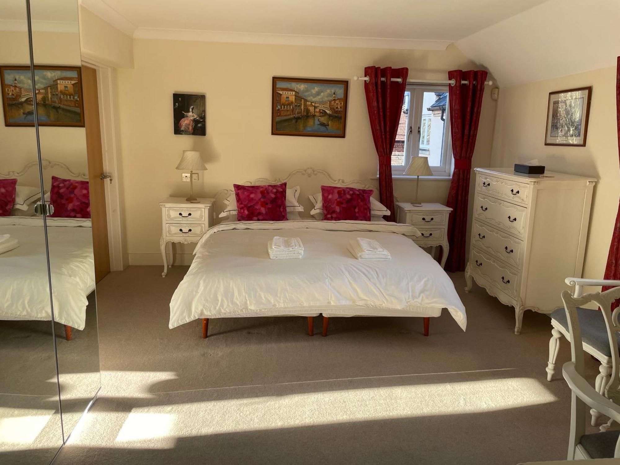Top Floor En-Suite Double Bedrooms With Great View Of Windsor Castle & Free Parking Екстериор снимка