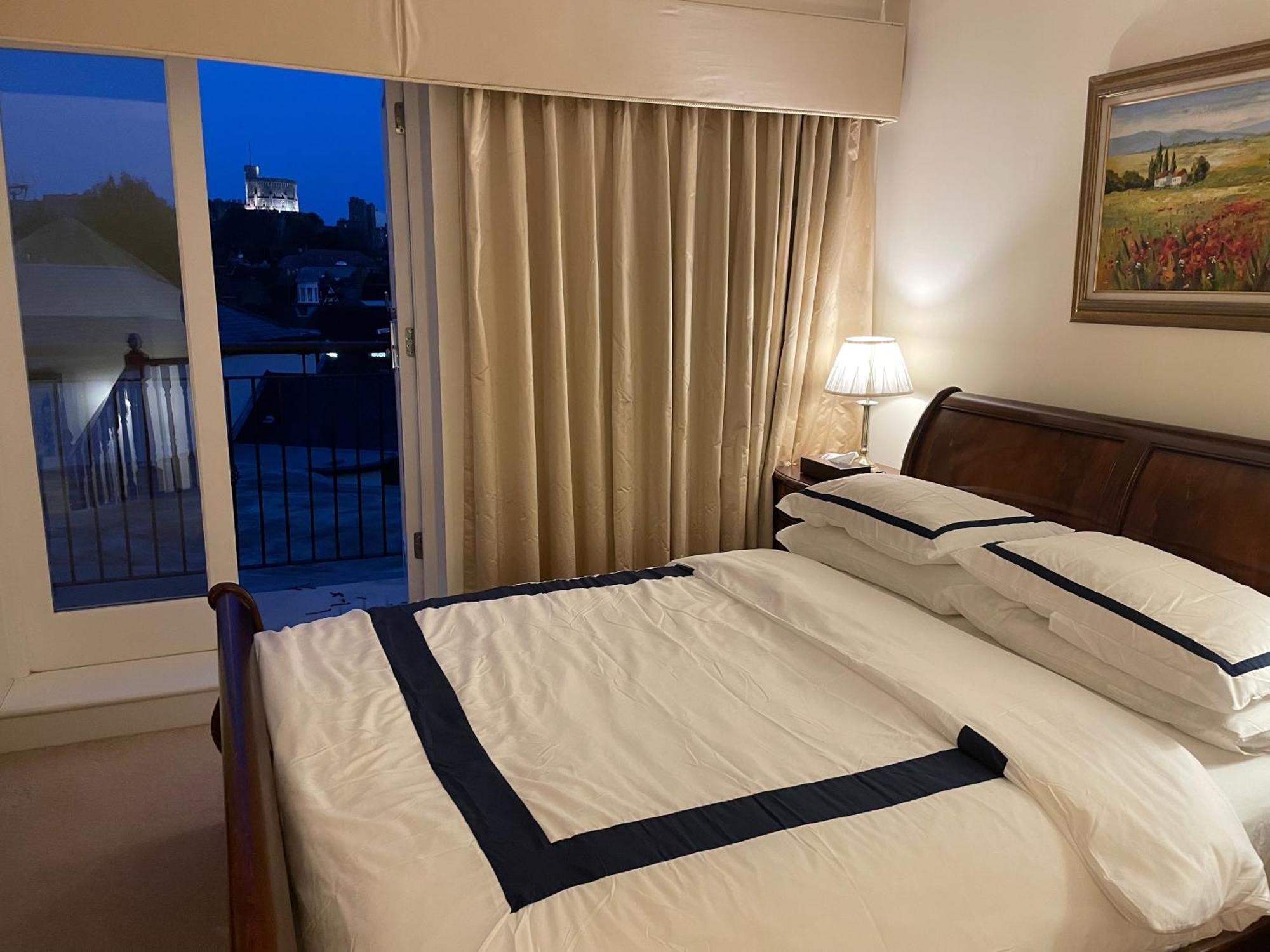 Top Floor En-Suite Double Bedrooms With Great View Of Windsor Castle & Free Parking Екстериор снимка