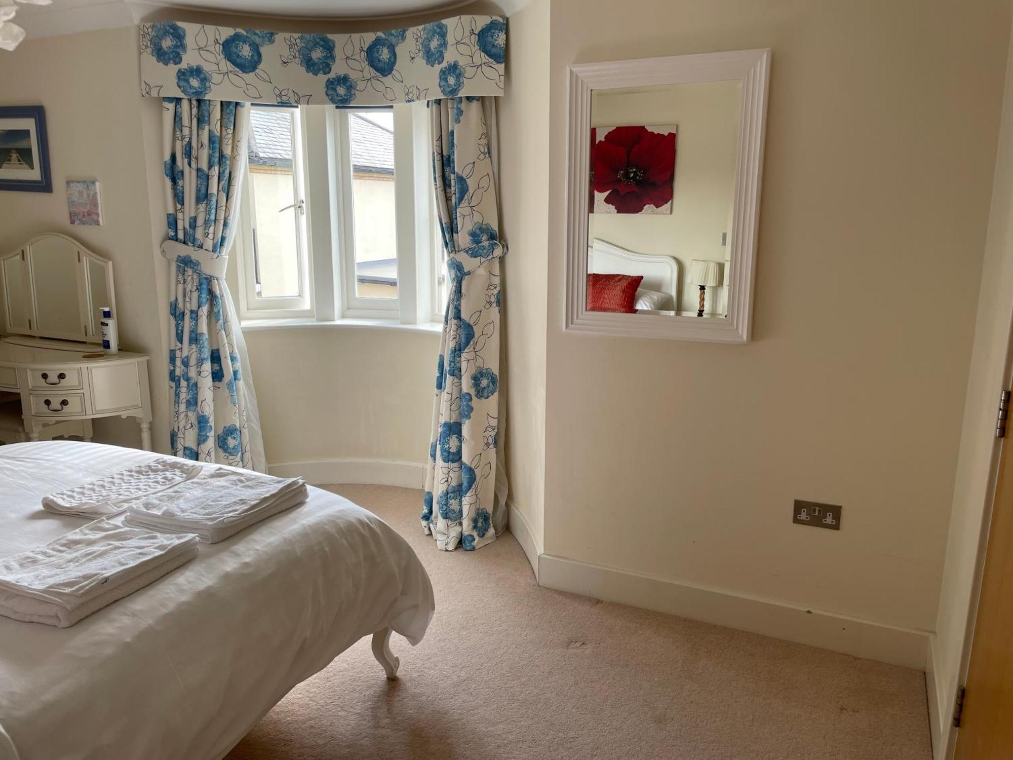 Top Floor En-Suite Double Bedrooms With Great View Of Windsor Castle & Free Parking Екстериор снимка