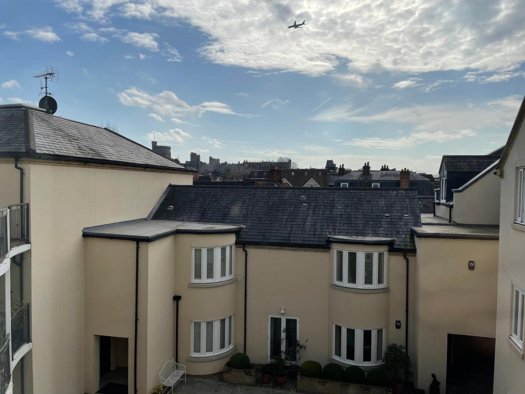 Top Floor En-Suite Double Bedrooms With Great View Of Windsor Castle & Free Parking Екстериор снимка