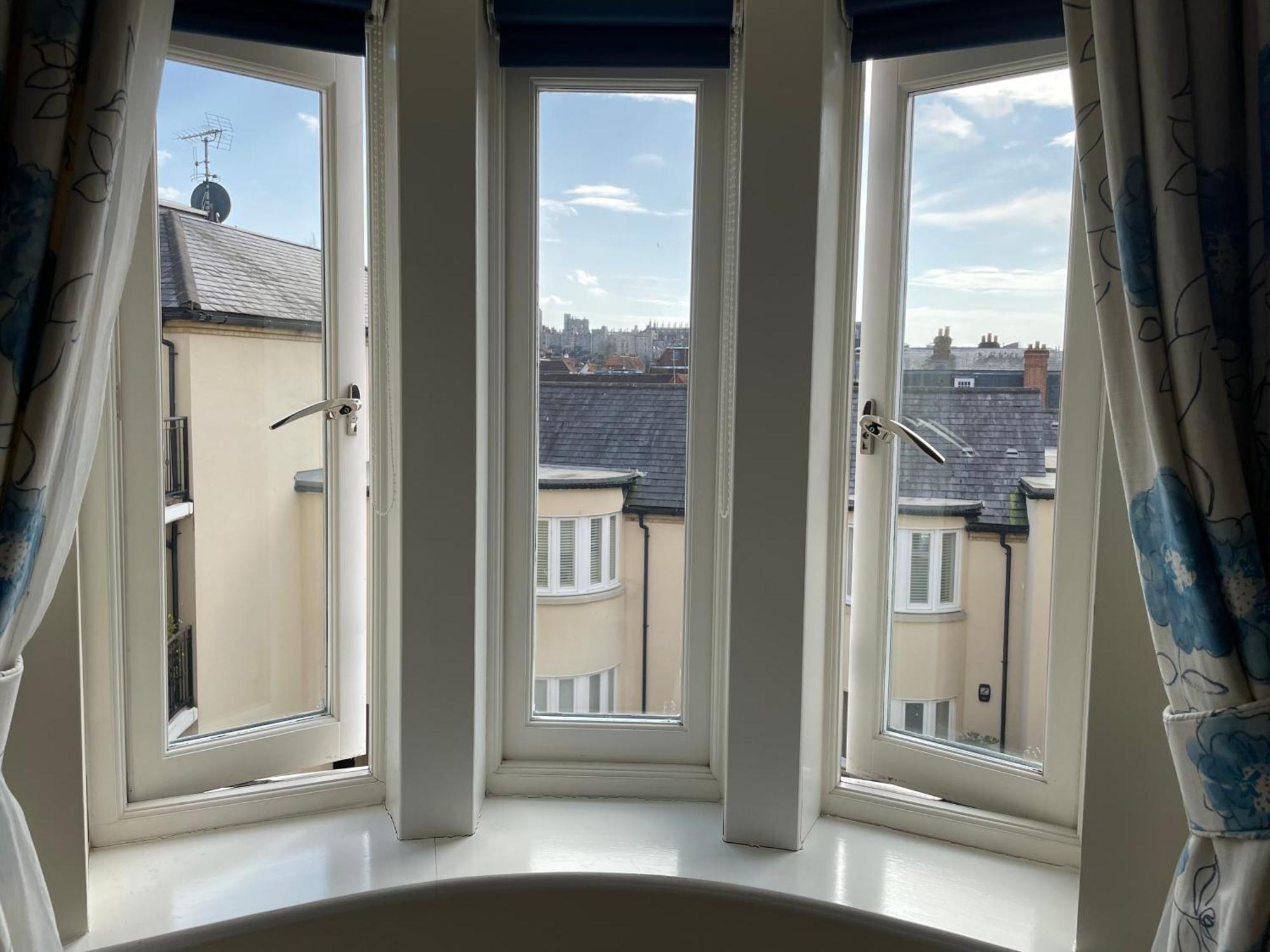 Top Floor En-Suite Double Bedrooms With Great View Of Windsor Castle & Free Parking Екстериор снимка