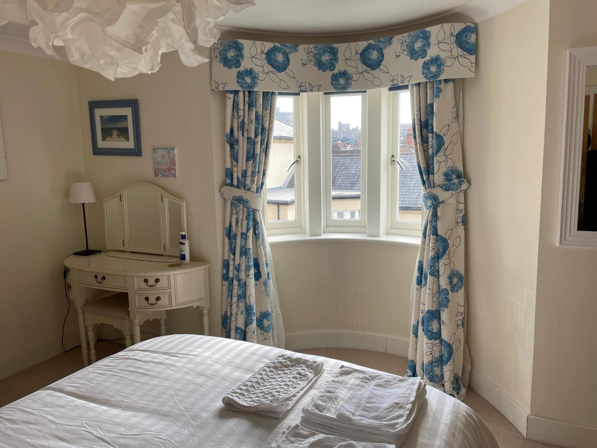 Top Floor En-Suite Double Bedrooms With Great View Of Windsor Castle & Free Parking Екстериор снимка