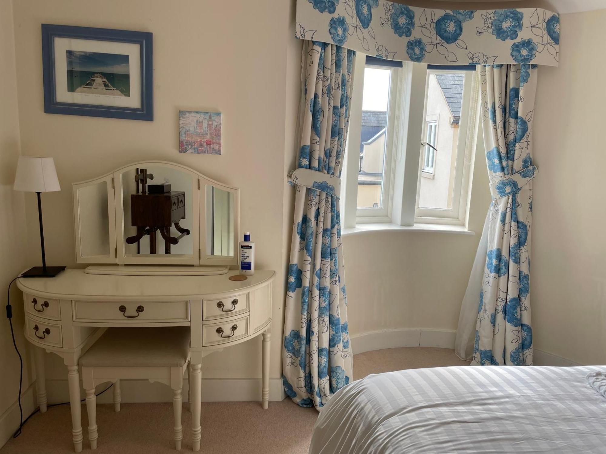 Top Floor En-Suite Double Bedrooms With Great View Of Windsor Castle & Free Parking Екстериор снимка