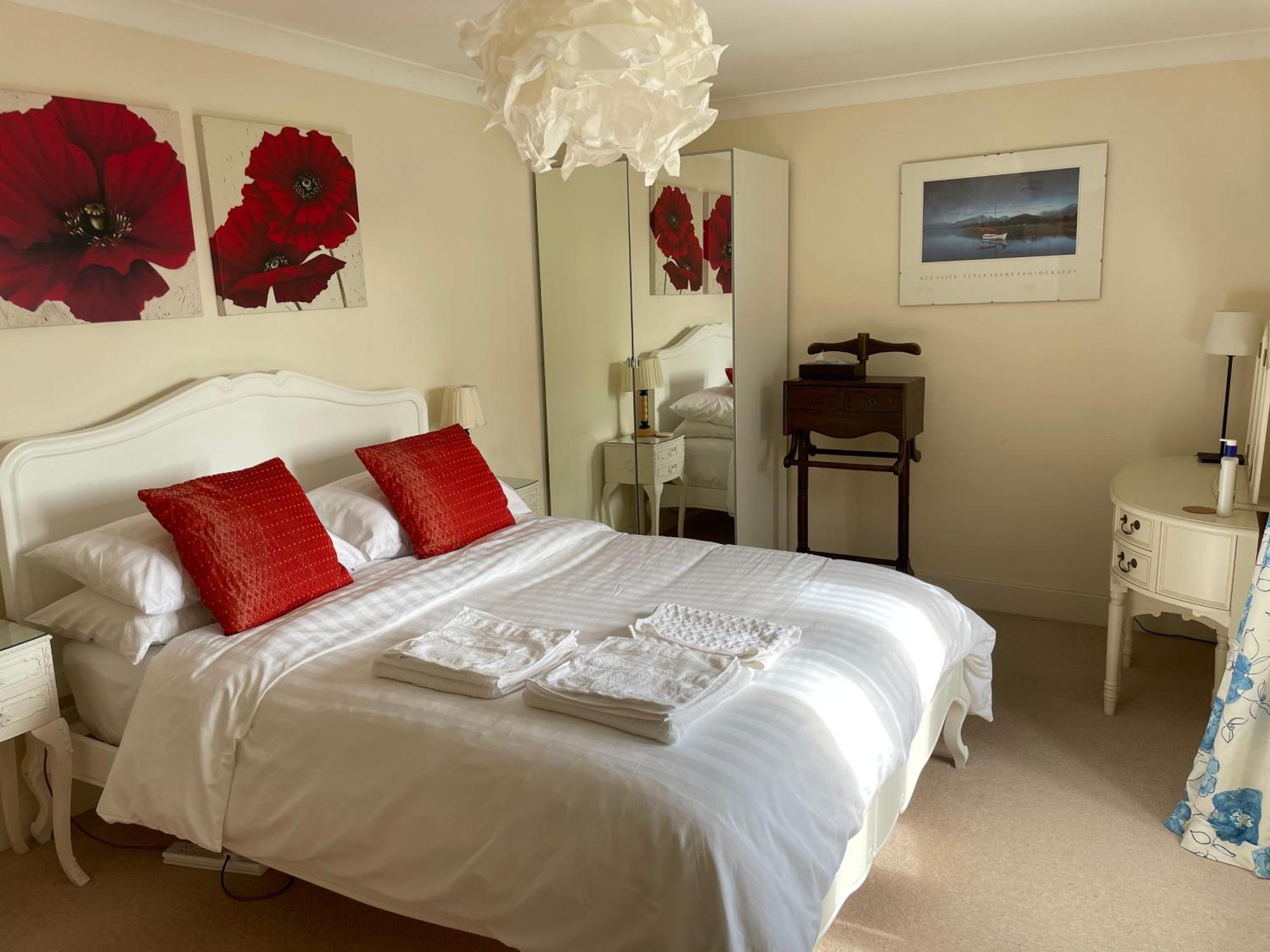 Top Floor En-Suite Double Bedrooms With Great View Of Windsor Castle & Free Parking Екстериор снимка