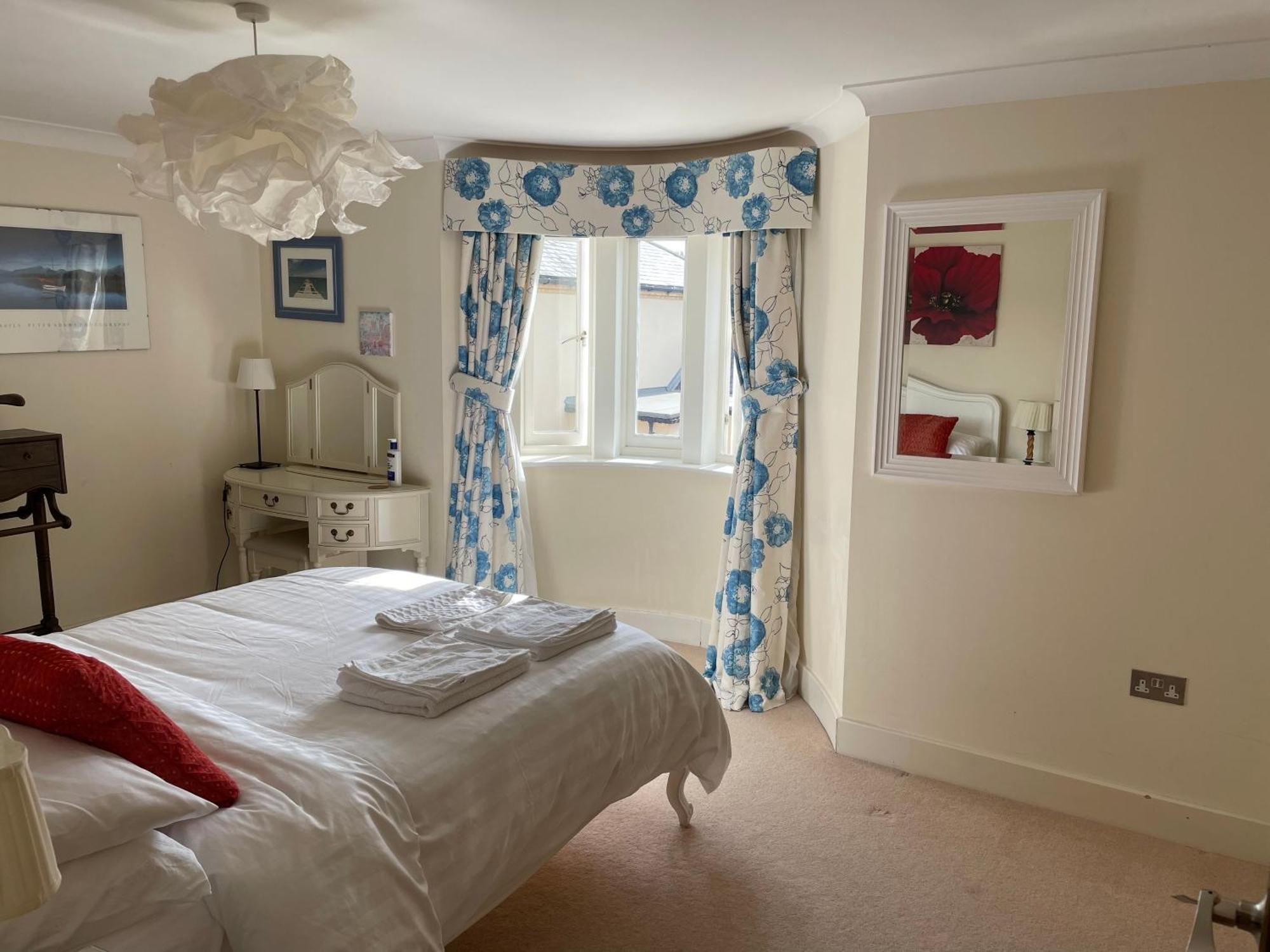 Top Floor En-Suite Double Bedrooms With Great View Of Windsor Castle & Free Parking Екстериор снимка